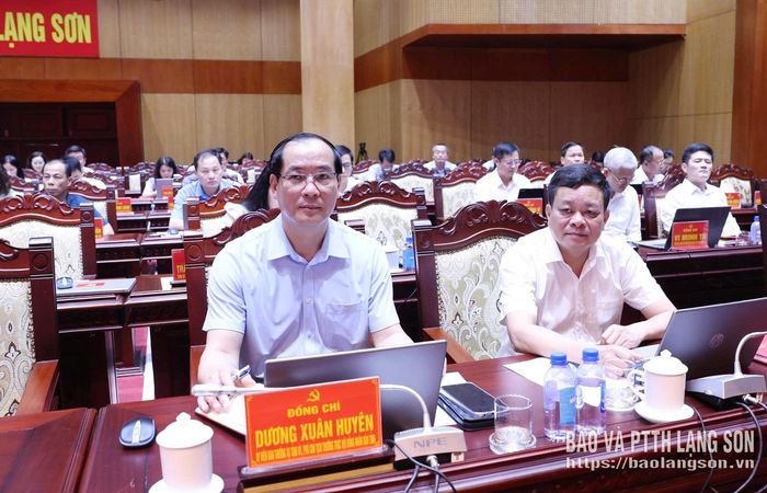 Các đại biểu dự hội nghị