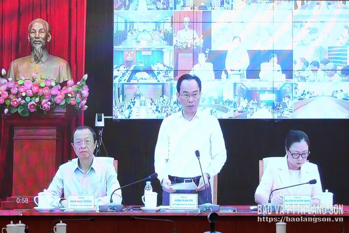 Bộ trưởng Bộ Giáo dục và Đào tạo Hoàng Minh Sơn phát biểu kết luận tại hội nghị