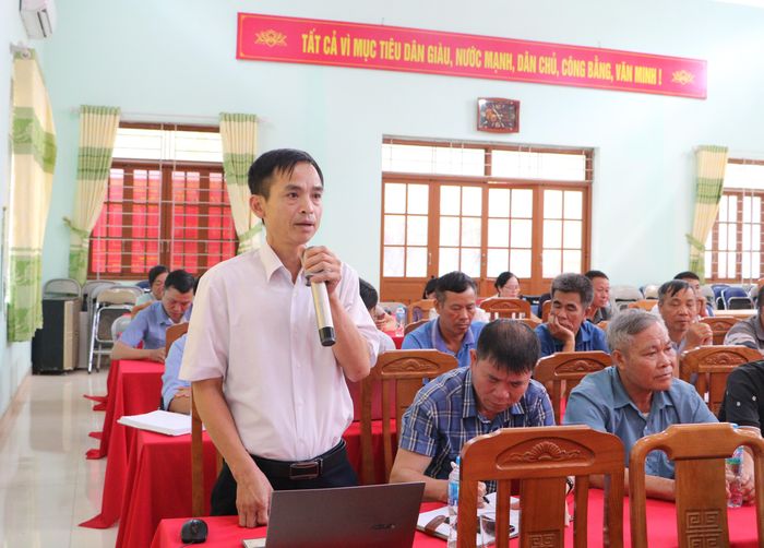 Cử tri xã Hữu Liên phát biểu tại hội nghị