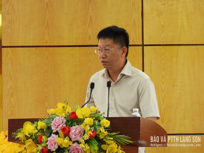 Đại diện chủ đầu tư dự án khu liên hợp thể thao tỉnh phát biểu tại hội nghị