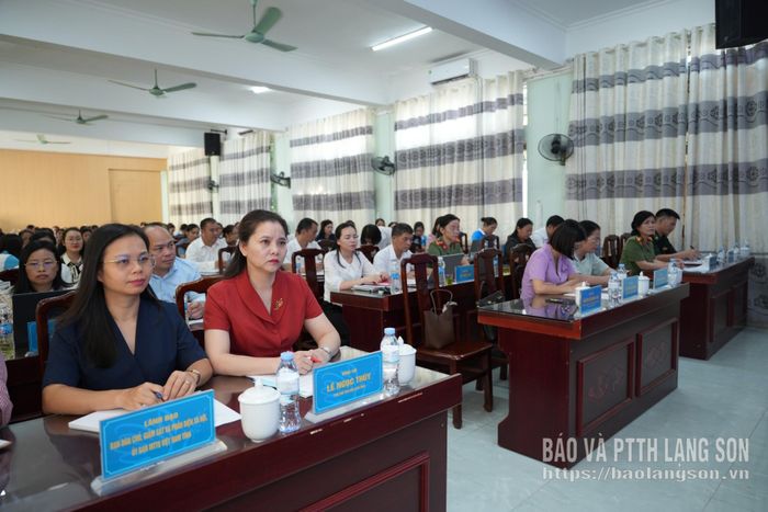 Các đại biểu tham dự hội nghị