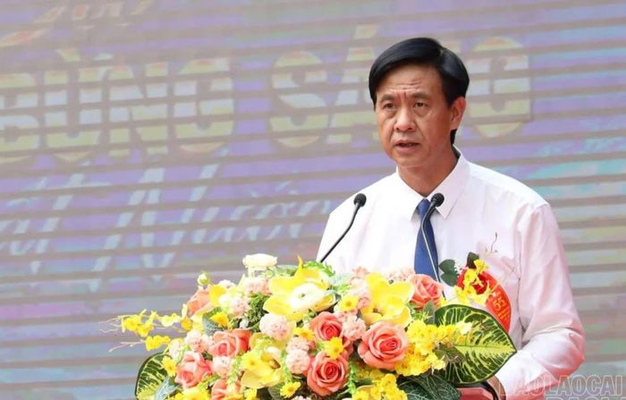 Đồng chí Phan Trung Bá - Phó Chủ tịch UBND tỉnh Lào Cai phát biểu tại Lễ kỷ niệm 55 năm ngày truyền thống của Công ty Cổ phần Thủy điện Thác Bà (5/10/1971 - 5/10/2026).