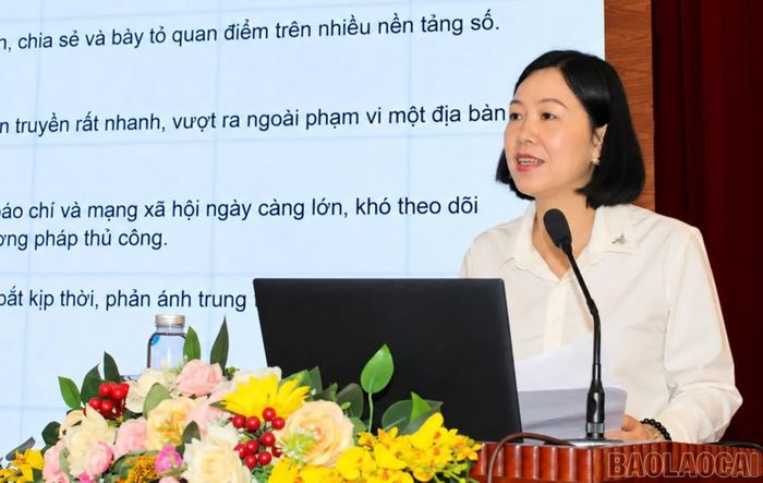 Các đại biểu đại diện các ban, sở, ngành trình bày tham luận tại hội thảo.