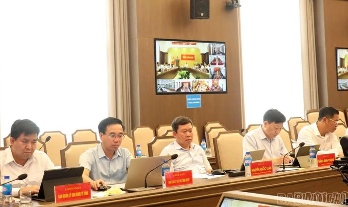 Lãnh đạo các sở, ban, ngành tham dự hội nghị.
