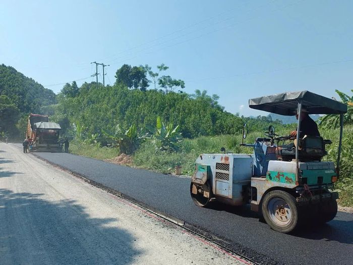 Không khí thi công khẩn trương trên các công trình đầu tư công của tỉnh.