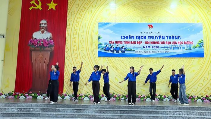 Gia đình, nhà trường và xã hội cần thường xuyên phối hợp tuyên truyền, giáo dục, nâng cao nhận thức cho học sinh về phòng, chống bạo lực học đường ở các diễn đàn, sinh hoạt cộng đồng.