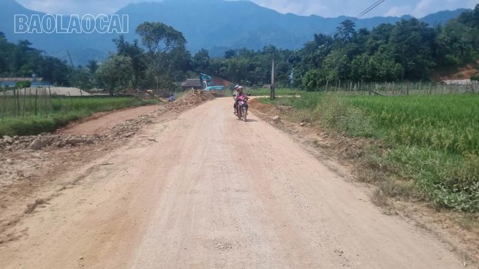 Việc sớm bố trí nguồn vốn đầu tư đồng bộ Tỉnh lộ 153 sẽ góp phần tháo gỡ khó khăn trong đi lại, giao thương của người dân Nghĩa Đô.