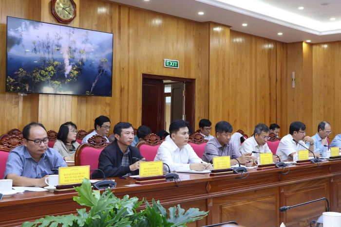 Các đại biểu dự buổi làm việc