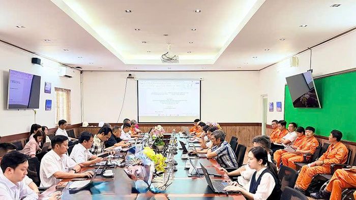 Một buổi đối thoại giữa người sử dụng lao động và đại diện NLĐ tại NMNĐ Vĩnh Tân 4