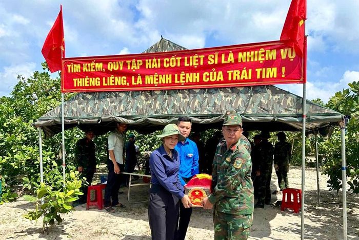 Vận chuyển hài cốt liệt sĩ về Nghĩa trang Liệt sĩ Bình Thuận