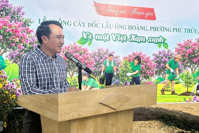 Ông Nguyễn Văn Nghị, Chủ tịch UBND phường Phú Thủy phát biểu tại buổi lễ