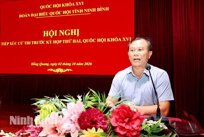 Cử tri phường Hồng Quang nêu kiến nghị tại hội nghị.