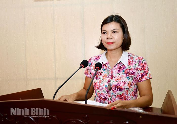 Cử tri xã Nam Trực nêu kiến nghị tại hội nghị.