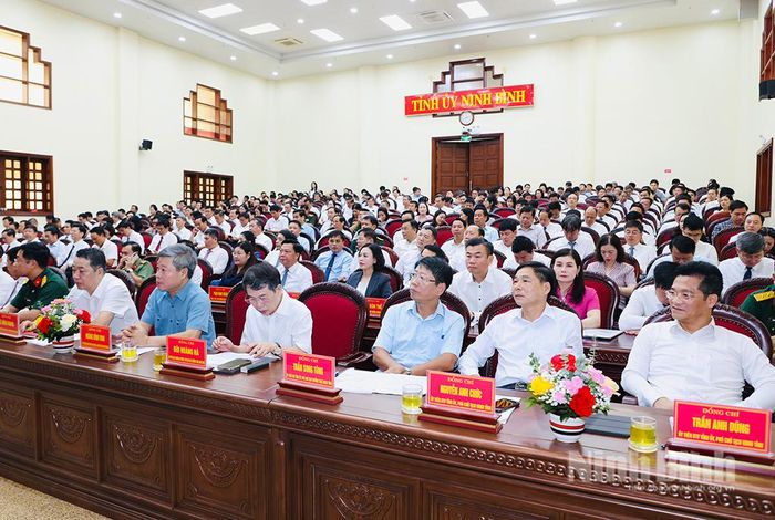 Các đại biểu dự Hội nghị.