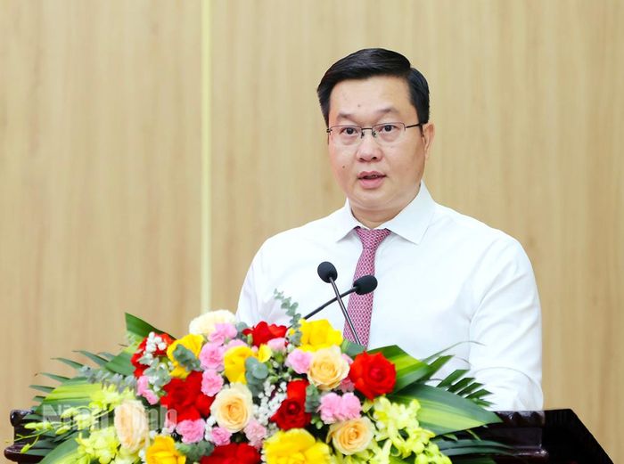 Đồng chí Trần Đăng Quỳnh, Uỷ viên dự khuyết Trung ương Đảng, Phó Bí thư Thường trực Tỉnh uỷ phát biểu tại Hội nghị.