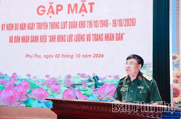 Trung tướng Phạm Đức Duyên - Bí thư Đảng ủy, Chính ủy Quân khu 2 phát biểu tại buổi lễ.