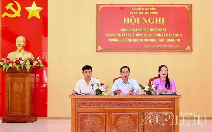 Chi bộ thôn Lũng Thượng, xã Tam Hồng tổ chức sinh hoạt thường kỳ tháng 10.
