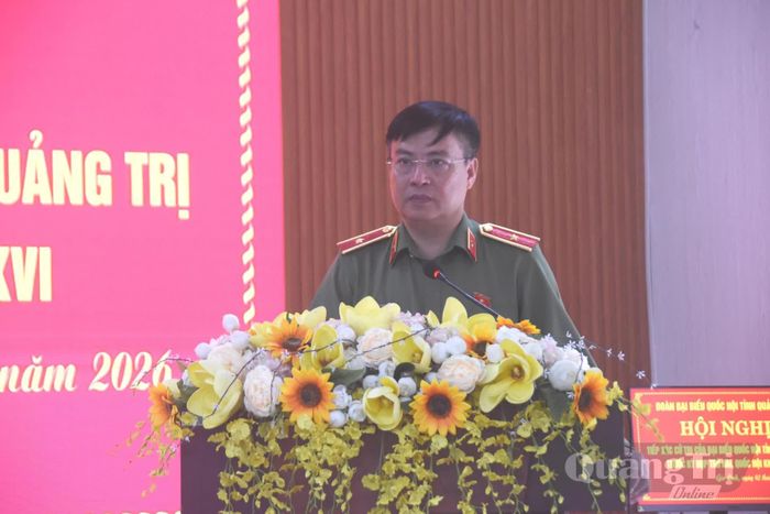 Đồng chí Thiếu tướng Nguyễn Thanh Liêm, Giám đốc Công an tỉnh phát biểu tiếp thu, trao đổi một số nội dung cử tri quan tâm - Ảnh: Đ.V