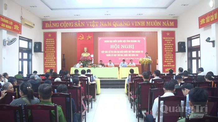Quang cảnh buổi tiếp xúc cử tri tại xã Gio Linh - Ảnh: Đ.V