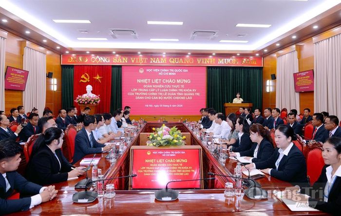 Học viên lớp trung cấp lý luận chính trị khoá XV nghiên cứu thực tế tại Học viện Chính trị quốc gia Hồ Chí Minh - Ảnh: H.H