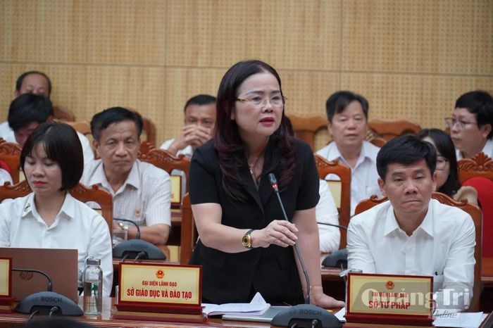 Đại diện lãnh đạo các sở, ngành phát biểu ý kiến - Ảnh: X.P
