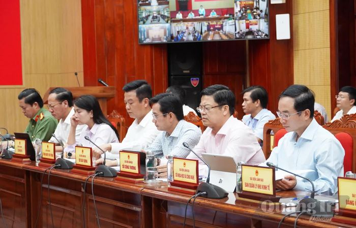 Các đại biểu tham dự phiên họp - Ảnh: X.P