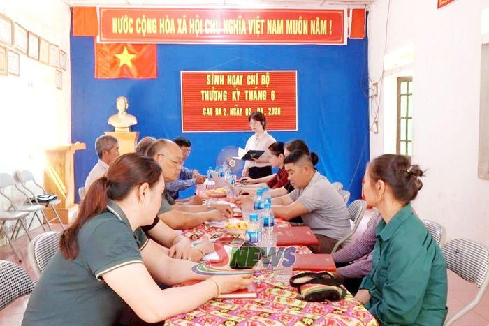 Thường trực Đảng ủy xã Bắc Yên dự sinh hoạt thường kỳ tại Chi bộ bản Cao Đa 2.