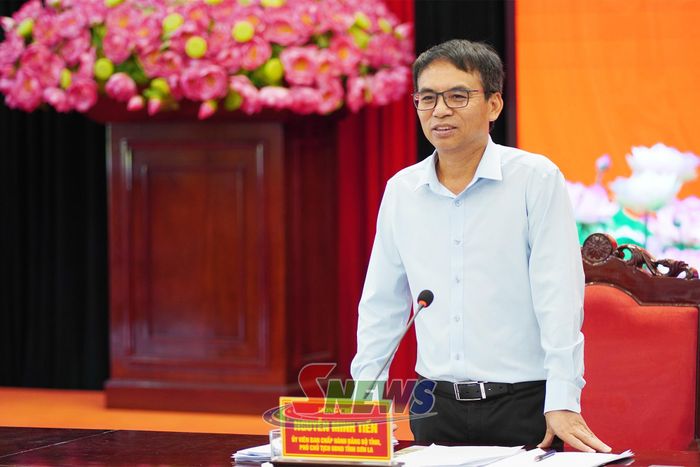 Đồng chí Nguyễn Minh Tiến, Phó Chủ tịch UBND tỉnh, phát biểu kết luận cuộc làm việc.