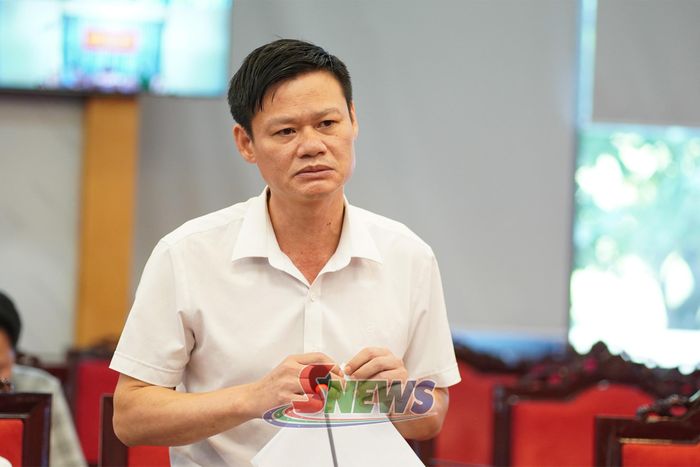 Đại diện Sở Xây dựng báo cáo tình hình triển khai và những khó khăn, vướng mắc của các dự án.