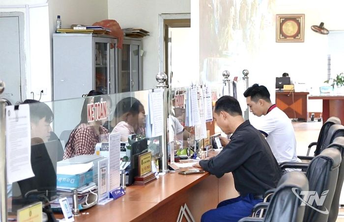 Hoạt động giao dịch tại Quỹ tín dụng nhân dân Yên Minh.