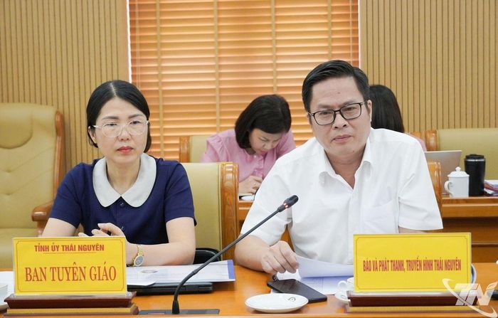 Đại biểu tham dự buổi làm việc.