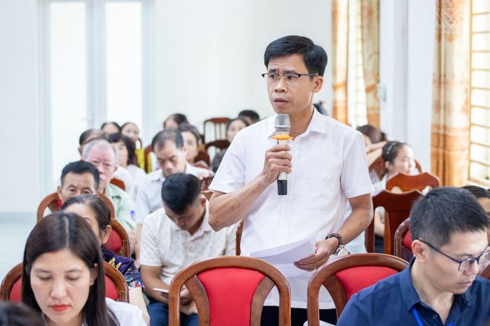 Cử tri phường Quang Triều phát biểu ý kiến kiến nghị.