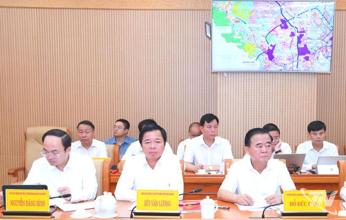Các đồng chí lãnh đạo tỉnh dự Hội nghị.