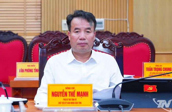 Đồng chí Phó Bí thư Tỉnh ủy, Chủ tịch UBND tỉnh Nguyễn Thế Mạnh dự Hội nghị.