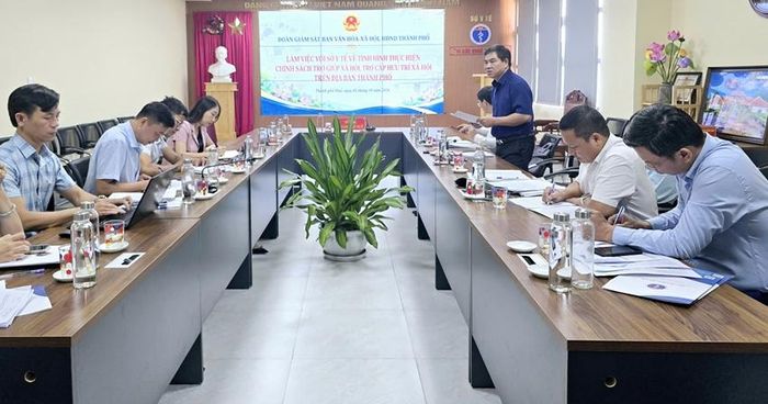 Lãnh đạo TP. Huế phát biểu kết luận tại buổi làm việc.