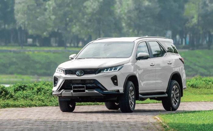 Toyota Fortuner hiện tại đang bán tại Việt Nam