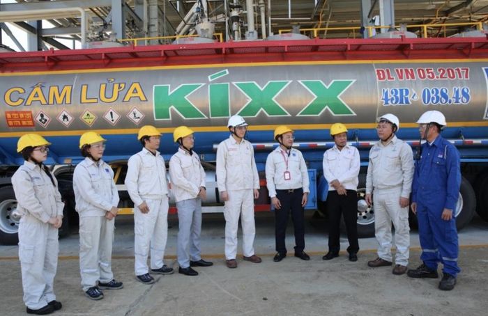 Lãnh đạo BSR và Công ty TNHH Sơn Thế Hệ Mới trao đổi về cơ hội đẩy mạnh hợp tác sản xuất, phân phối sản phẩm White Spirit 
