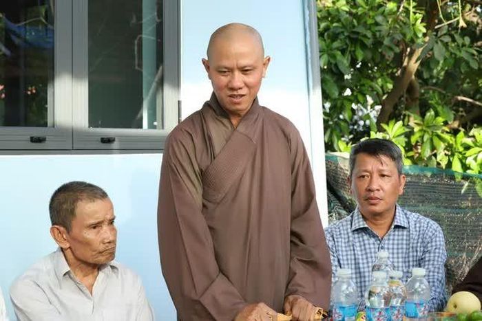 Thượng tọa Thích Nguyên Minh phát biểu