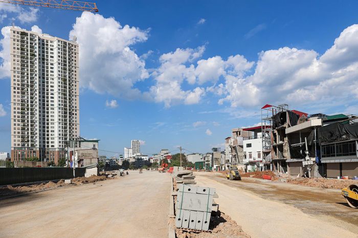 Các nhà thầu đang tập trung thi công nền, mặt đường và hạ tầng kỹ thuật, phấn đấu cơ bản hoàn thành trước ngày 5/10.