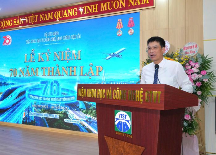Thứ trưởng Bộ Xây dựng Phạm Minh Hà phát biểu chỉ đạo tại lễ kỷ niệm.
