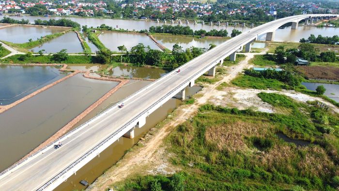 Theo ông Phạm Văn Lực, hiện nay dự án đang được thẩm tra an toàn giao thông và sau đó sẽ có kết quả gửi UBND tỉnh Thanh Hóa xem xét. Dự kiến trong tháng 11/2026, dự án sẽ được bàn giao đưa vào sử dụng.