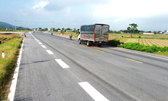 Dự án tuyến đường bộ ven biển Nga Sơn - Hoằng Hoá (thuộc tỉnh Thanh Hóa) đến nay đã hoàn thiện xong phần xây lắp, thông xe kỹ thuật, kết nối với tuyến đường bộ ven biển qua tỉnh Ninh Bình.