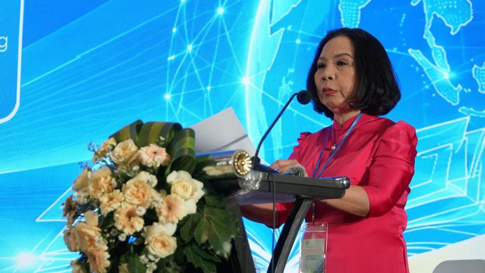 PGS.TS Nguyễn Phương Nga, Trưởng ban Hợp tác quốc tế, Hiệp hội Các trường đại học, cao đẳng Việt Nam, Giám đốc Trung tâm Kiểm định chất lượng giáo dục phát biểu khai mạc hội thảo.