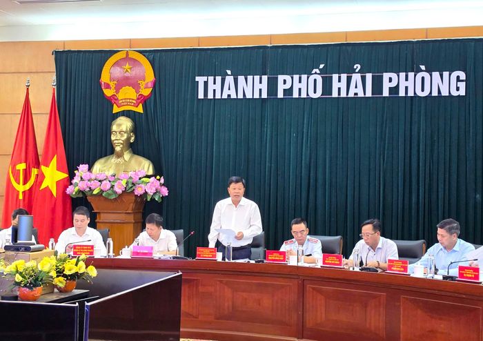 Ông Lê Trung Kiên, Phó chủ tịch UBND TP Hải Phòng phát biểu tại hội nghị.
