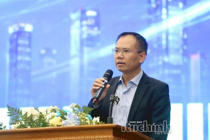 Ông Hoàng Trung Hiếu, Phó giám đốc Trung tâm Đổi mới sáng tạo Quốc gia (NIC) phát biểu khai mạc hội nghị. Ảnh: Đức Minh