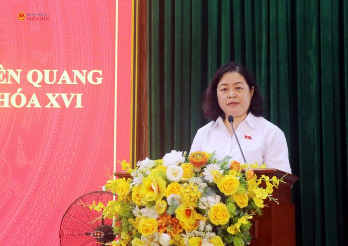 Phó Chủ nhiệm Ủy ban Văn hóa và Xã hội Lò Thị Việt Hà phát biểu