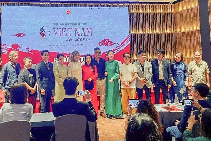 Các nghệ sĩ Nhà hát Tuổi trẻ Việt Nam sẽ mang đến vở kịch "Hồn Trương Ba, da hàng thịt" của nhà viết kịch Lưu Quang Vũ được làm mới bởi đạo diễn người Pháp Anne Bouvier