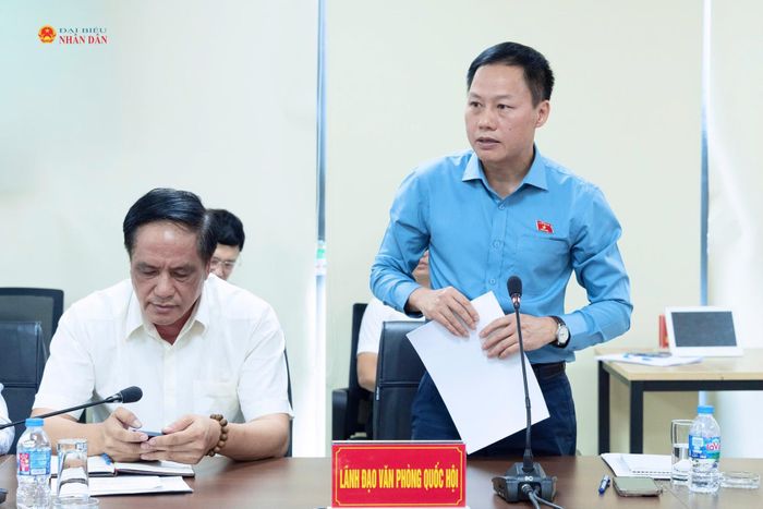 Đại biểu Quốc hội hoạt động chuyên trách tại Ủy ban Dân nguyện và Giám sát Đỗ Khắc Hưởng báo cáo về Kế hoạch phối hợp tiếp công dân. Ảnh: Nguyễn Hùng