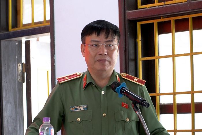 Thiếu tướng Nguyễn Thanh Liêm, Giám đốc Công an tỉnh phát biểu tại Hội nghị TXCT xã Triệu Bình. Ảnh: Võ Linh