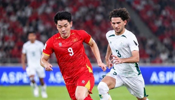 Nguyễn Đình Bắc (số 9) thi đấu ấn tượng trong hiệp hai. Ảnh: ASEAN FOOTBALL